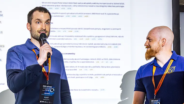 Lukáš Kubina prednáša o umelej inteligencii vo fyzioterapii na konferencii DiGi refresh v Ostrave